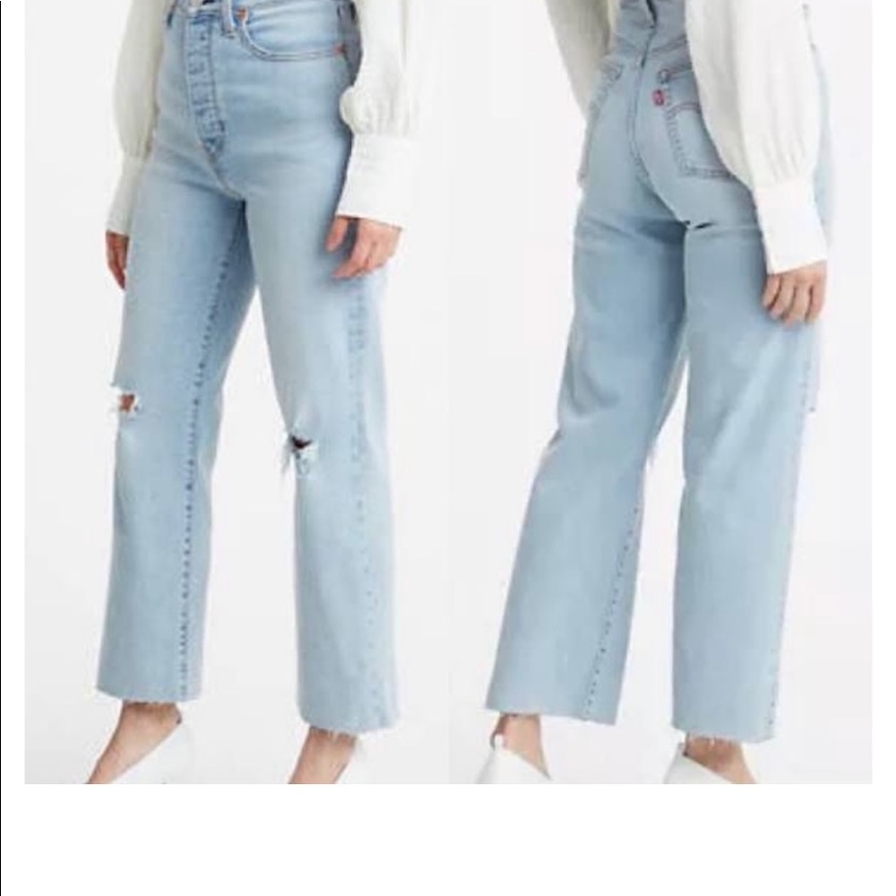 New never worn. Ribcage straight Levi’s with a raw hem. New with tags. 27x27